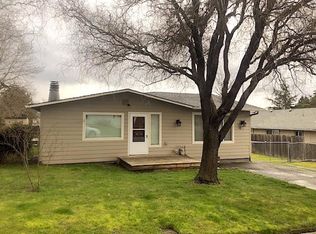 1049 NE Churchill St, Grants Pass, OR 97526