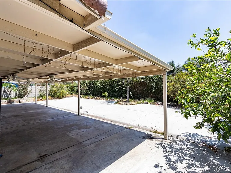 14845 Hibiscus Ave — Photo 34