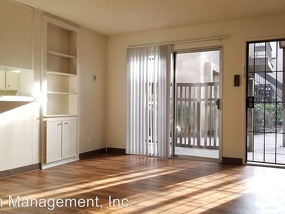 2nd image of 1029 N Mollison Ave APT 7