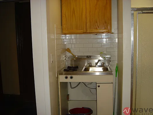 Rented by Wave Real Estate Group | media 12