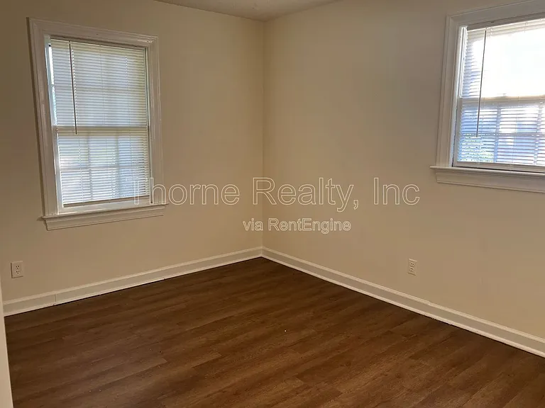 501 Nelson St — Photo 3
