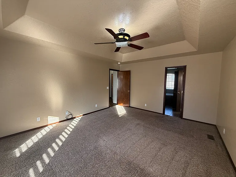 18509 Chestnut Oak Dr — Photo 16