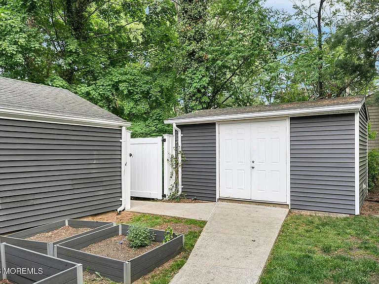 10 Tilton Rd — Photo 46