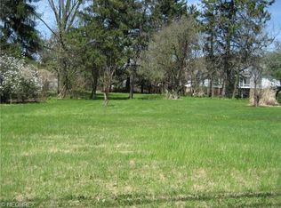 338 Howe Rd, Cuyahoga Falls, OH 44221