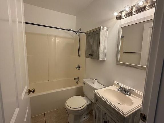 3rd image of 7439 Prytania St #A