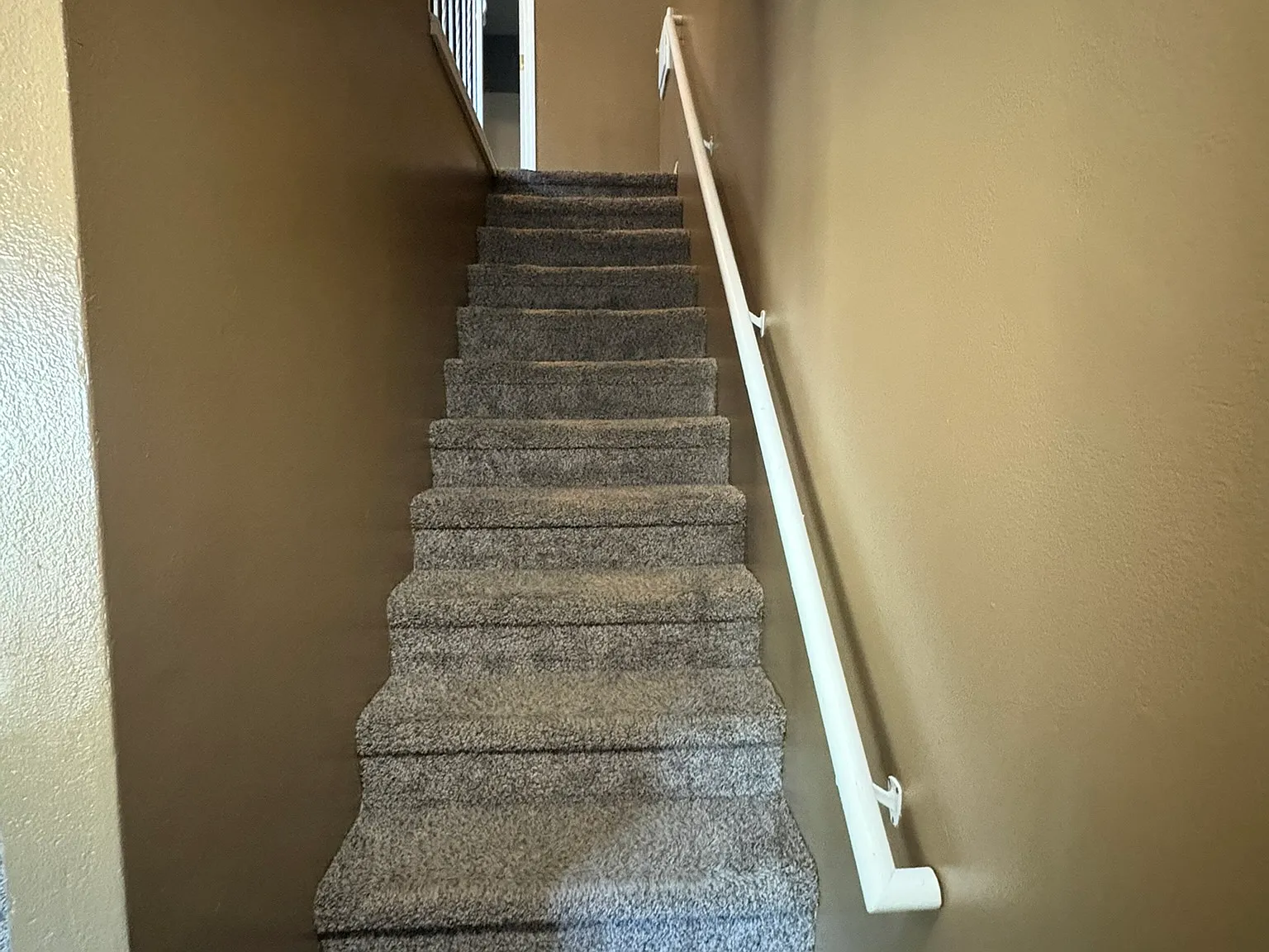 3 bed, 1008 sqft, $1,325 — Photo 4