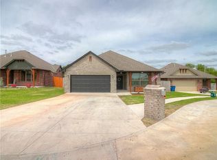 209 Timber Ln, Harrah, OK 73045