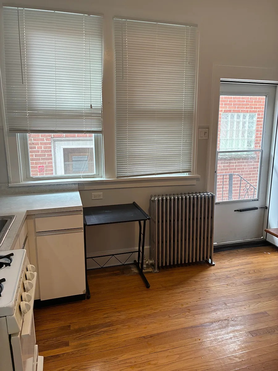 Building Photo - 21 N Cass Ave #3