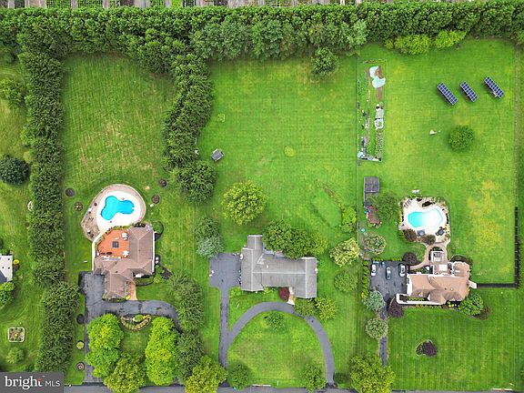 2nd image of 5 Githens Ln