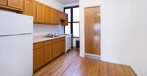 Rented by R New York