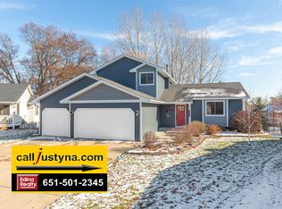 4613 Heather Way N, Oakdale, MN 55128