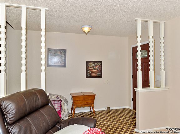 3rd image of 5911 Cypress Bend St