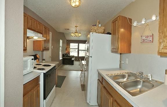 4th image of 15401 Lilly Garden Ln