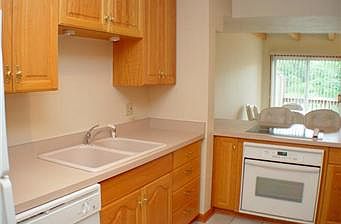 5th image of 200 NE Bayview Dr
