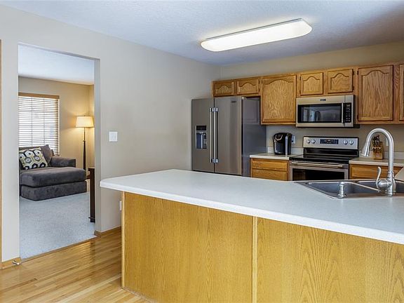 3rd image of 9316 Lake Dr