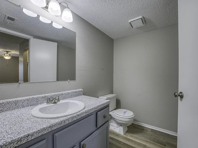 Pheasant Run Apartments — Photo 9