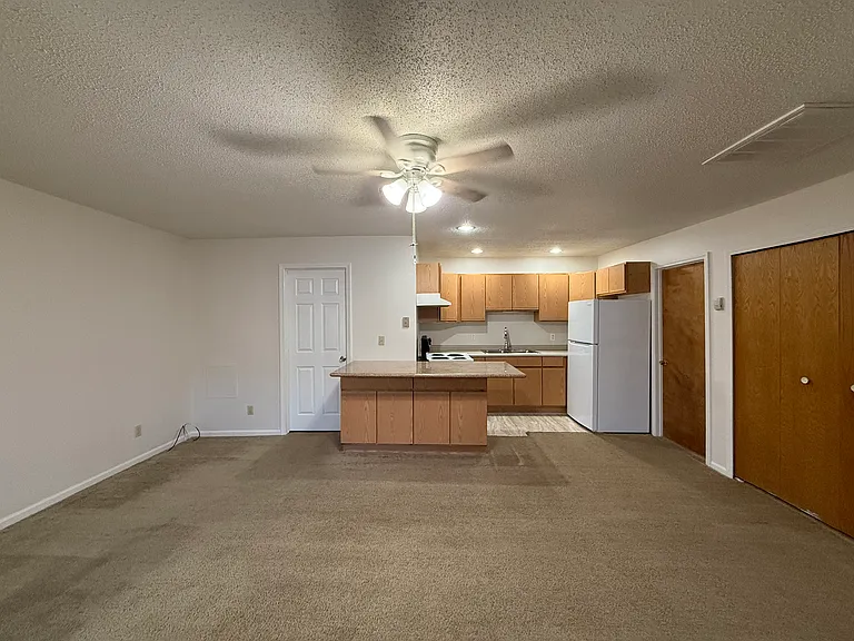 140 S Saginaw St #2 — Photo 10