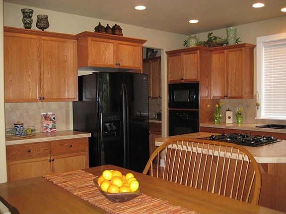 Kitchen,Butler's Pantry