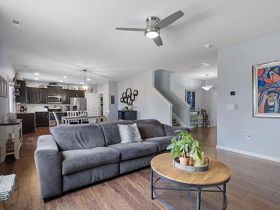4th image of 2678 Averon Dr