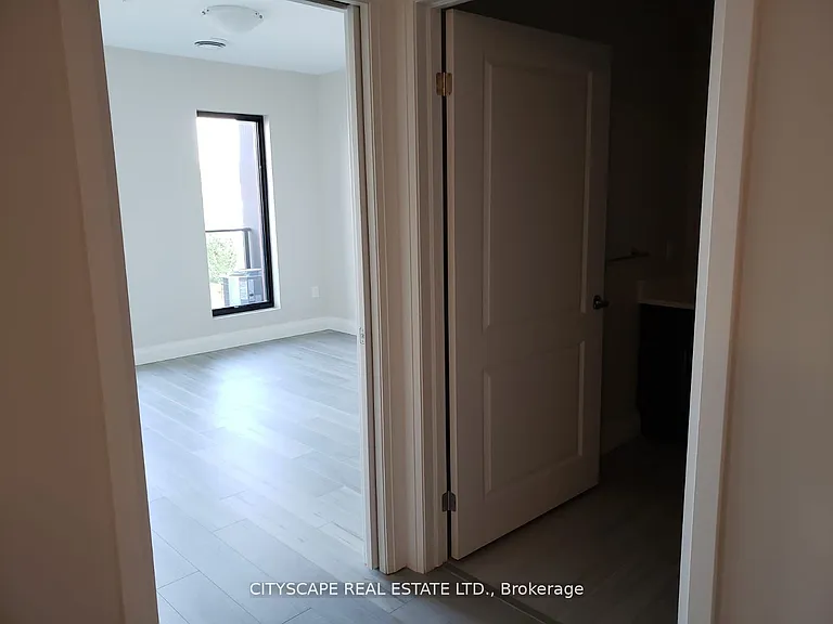 5 Wake Robin Dr #313 — Photo 4