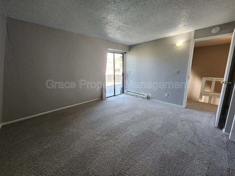 492 S Dover Ave — Photo 11