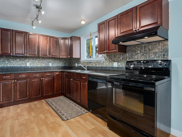 2129 Fitzgerald Ave — Photo 23