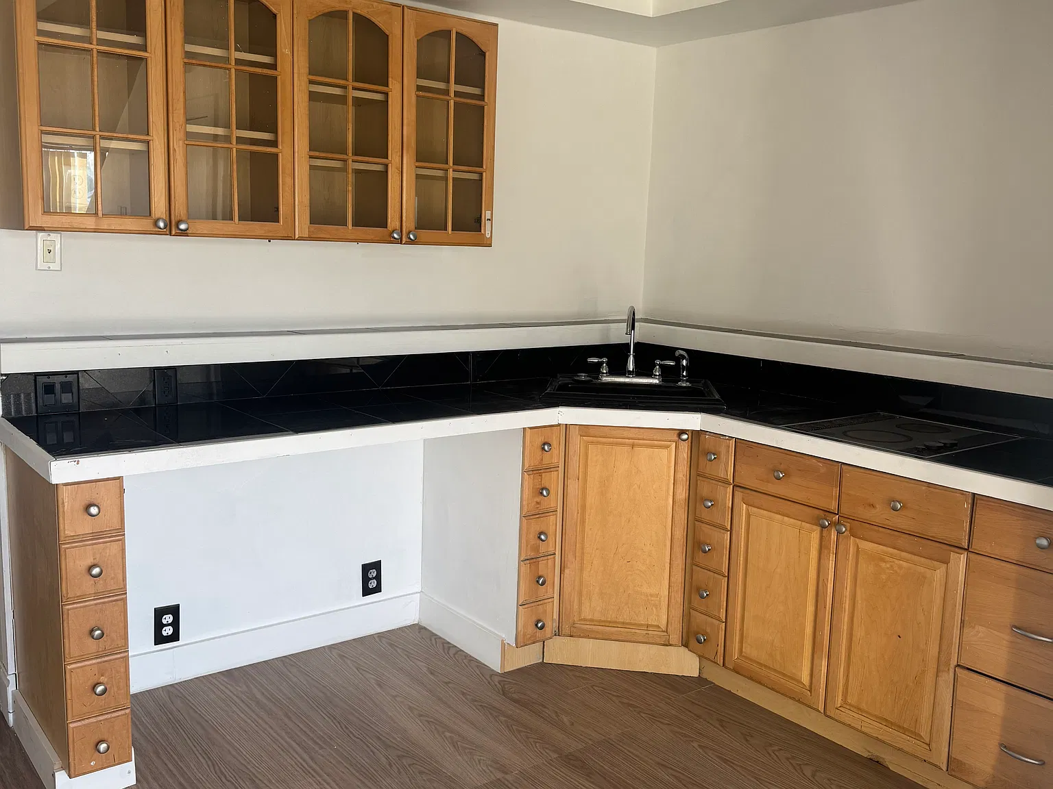 1 bed, 744 sqft, $1,234 — Photo 4