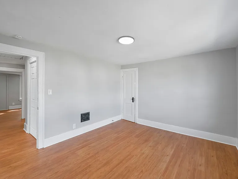 1329 Shenandoah Rd — Photo 8