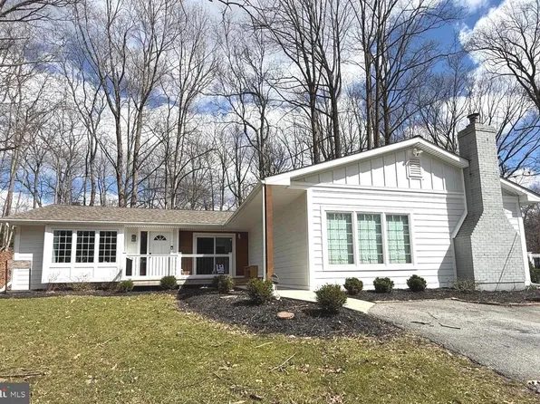 1185 Woodward Dr, West Chester, PA 19380