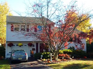 27 Wilson St, Middlesex, NJ 08846