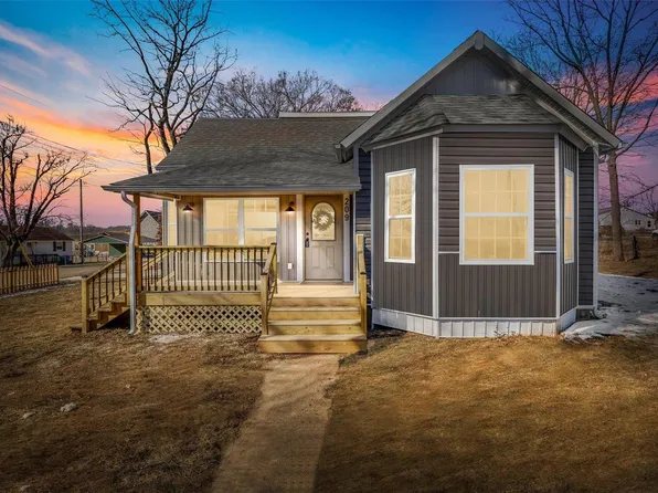 209 S Cowling St, Desloge, MO 63601