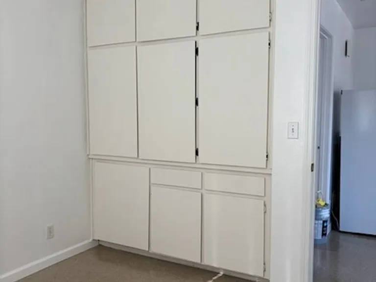 881 W El Monte Way — Photo 2