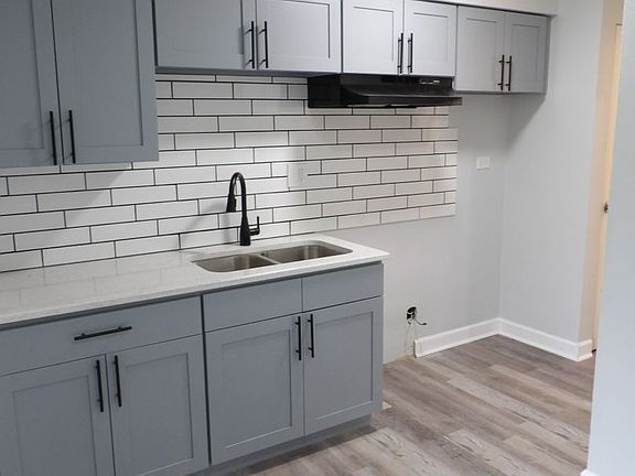 3rd image of 7915 S Kedzie Ave #3