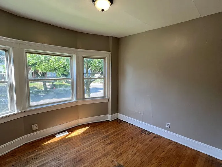 502-504 N 32nd St. (4 Unit) (Ace Property) — Photo 3