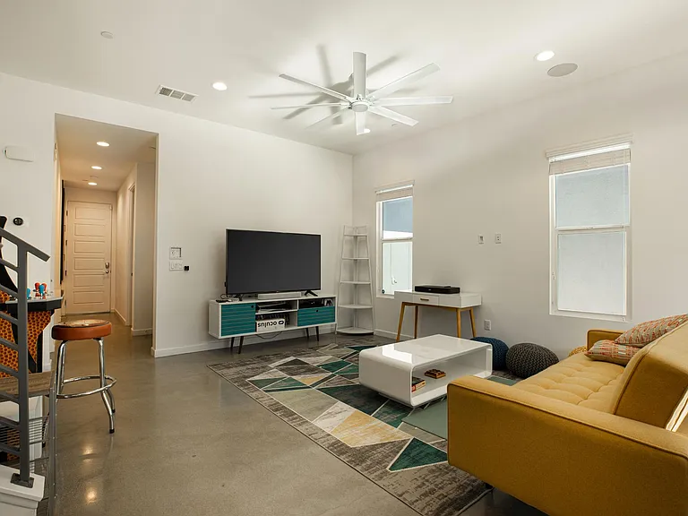 2707 Majestic Way — Photo 10
