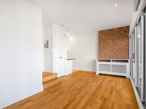 4th image of 169 W 76th St APT 4R