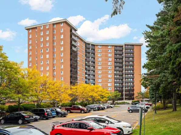 2000 Jasmine Cres #409, Ottawa, ON K1J 8K4