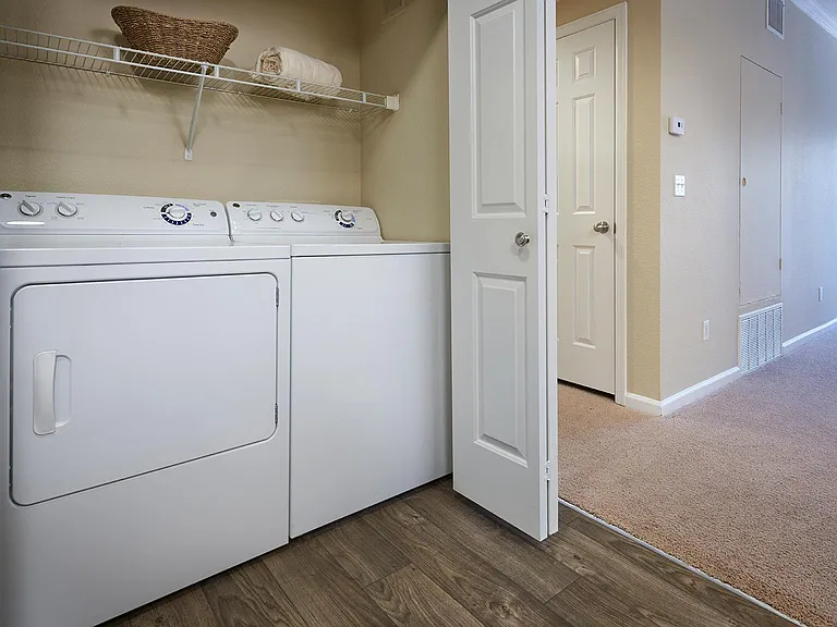 SkyeCrest Apartments — Photo 19