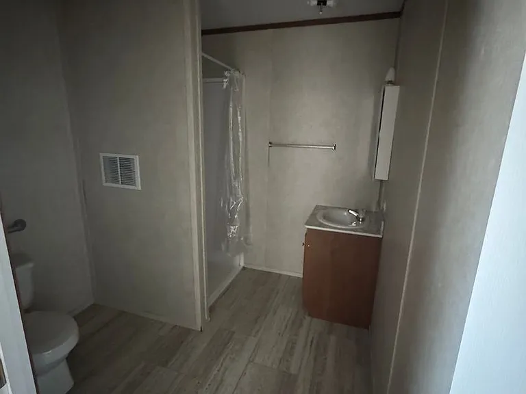 307 Hilltop Rd NE — Photo 3