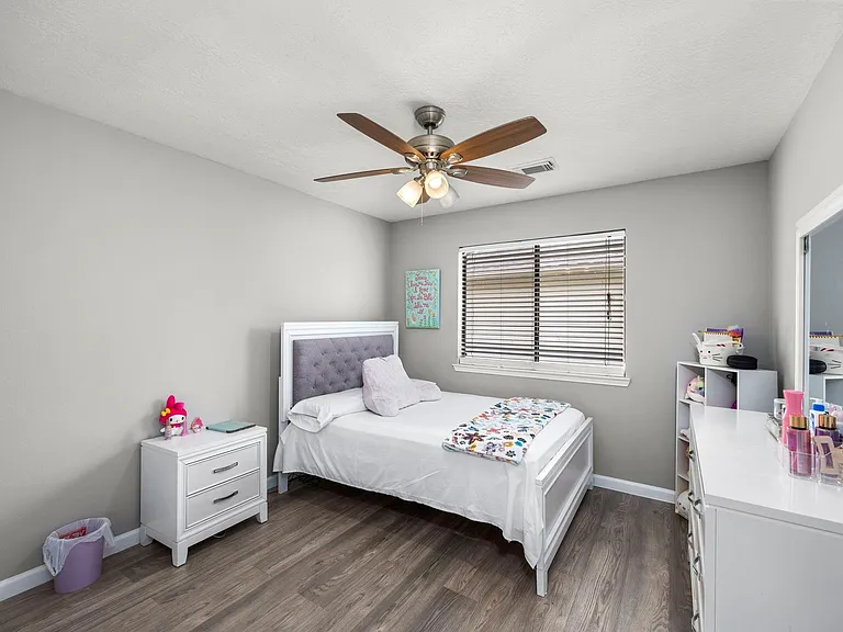 16315 Scotch Hollow Ln — Photo 35