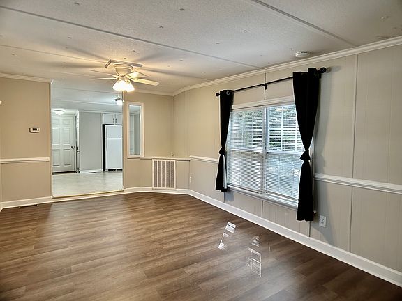 4th image of 2145 Winston Rd