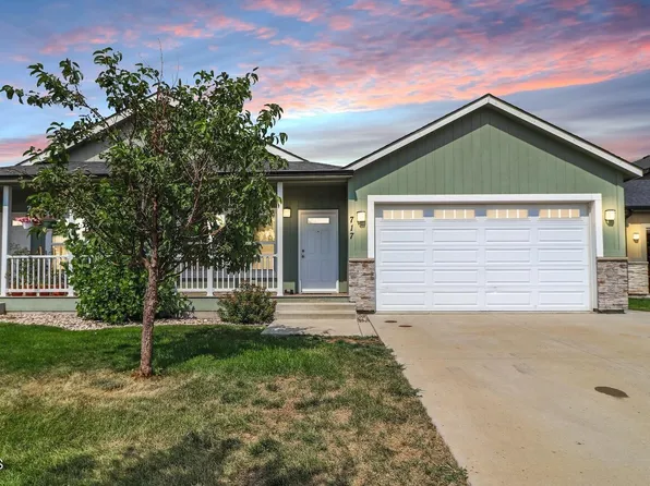 717 40th St E, Williston, ND 58801