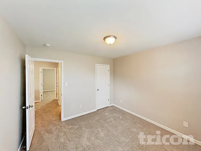 1324 Pondhaven Dr — Photo 12