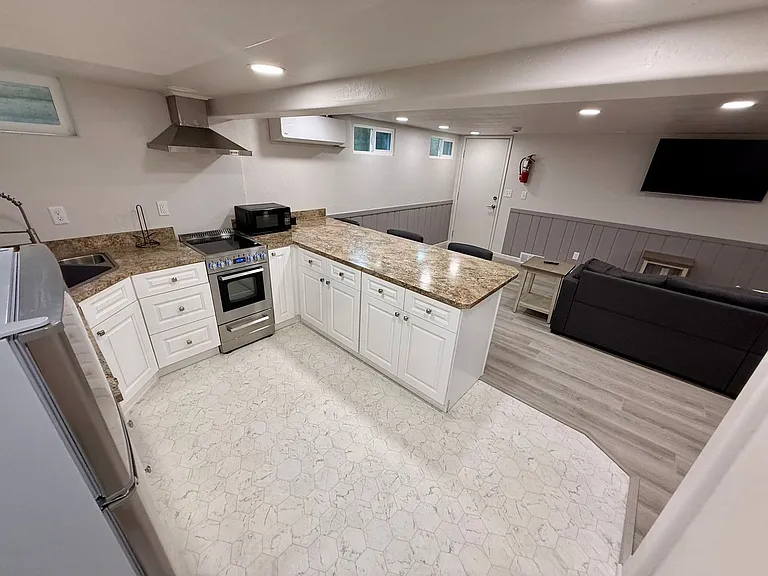 532 Bryden Ave — Photo 7