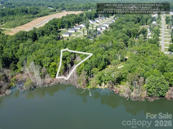 175 Northlake Dr, Statesville, NC 28677