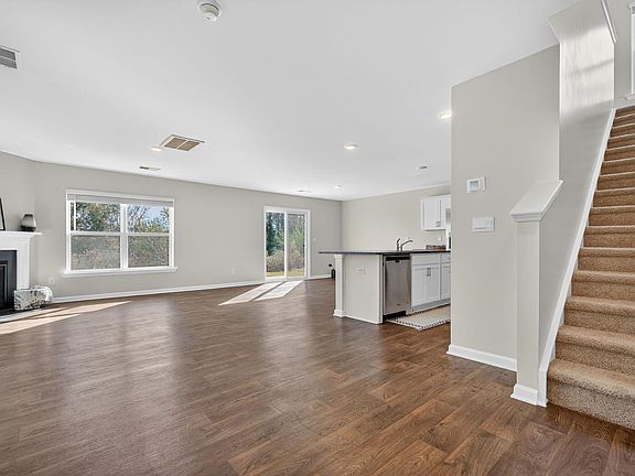 4th image of 1013 Bridlebrook Trl
