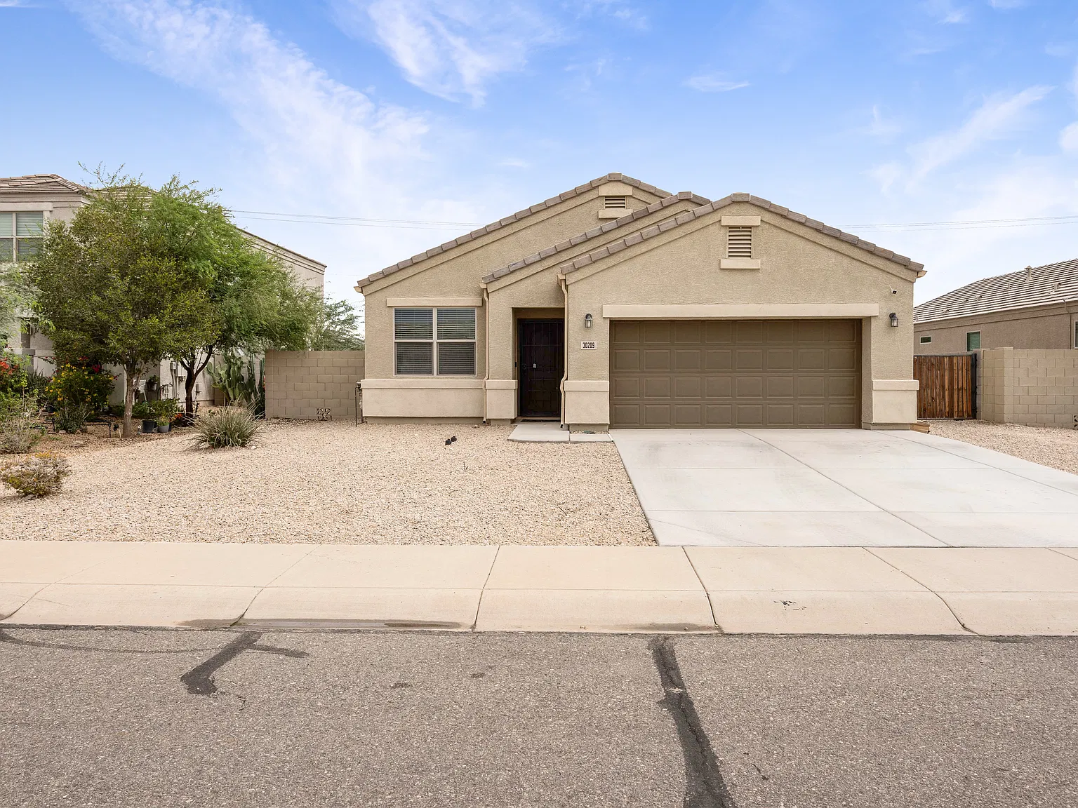 5 bed, 1990 sqft, $2,099 — Photo 1