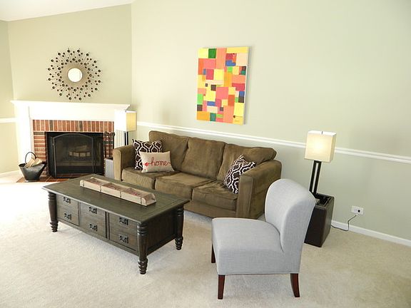 3rd image of 607 Fairbanks Ct Unit V2