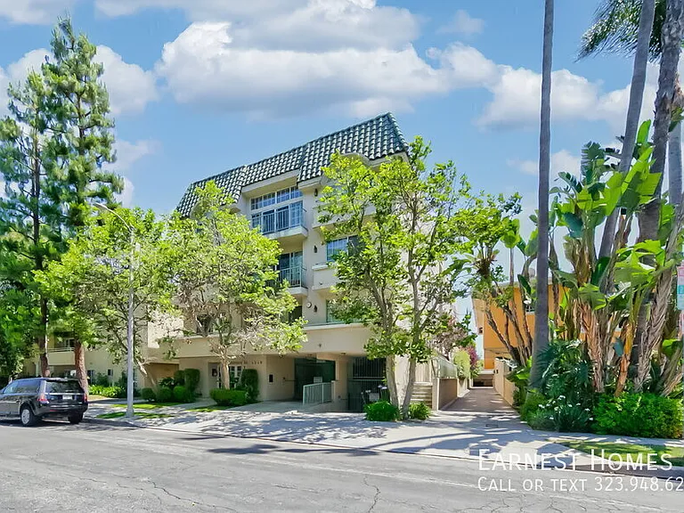 4348 Mammoth Ave #303 — Photo 23