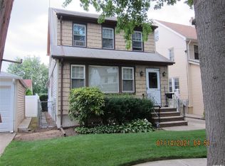 86-54 233rd St, Queens Village, NY 11427